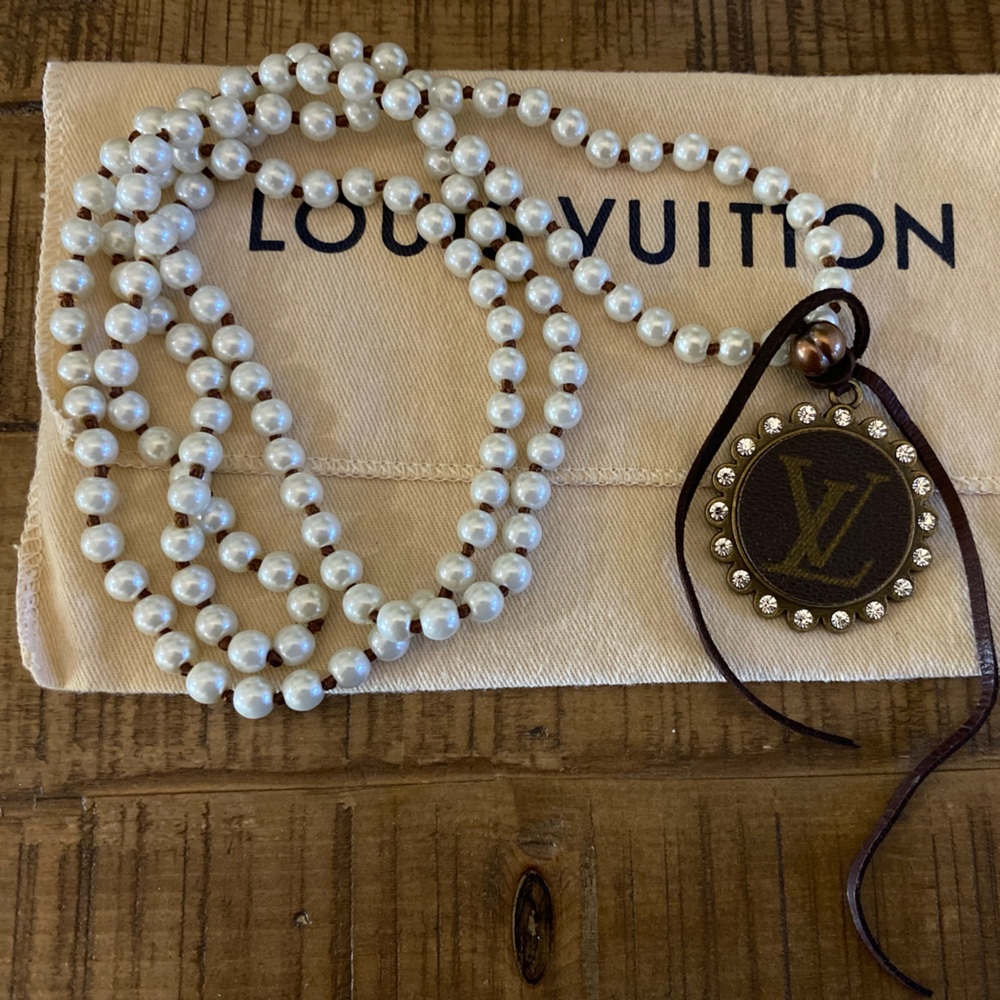 Woman’s necklace